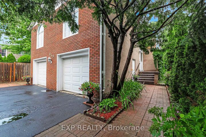 Property Photo: 639 Irwin Crescent ON L3Y 5A1