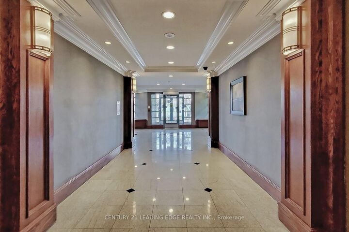 Property Photo:  28 Pemberton Avenue 1111  ON M2M 4L9 
