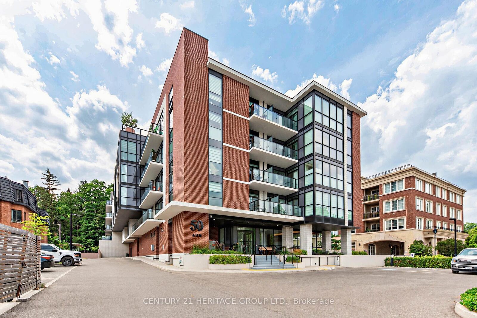 Property Photo:  50 Ann Street 212  ON L7E 1B9 