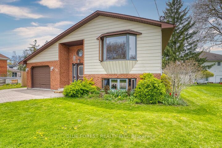 Property Photo:  118 Trafalgar Street  ON N0K 1N0 