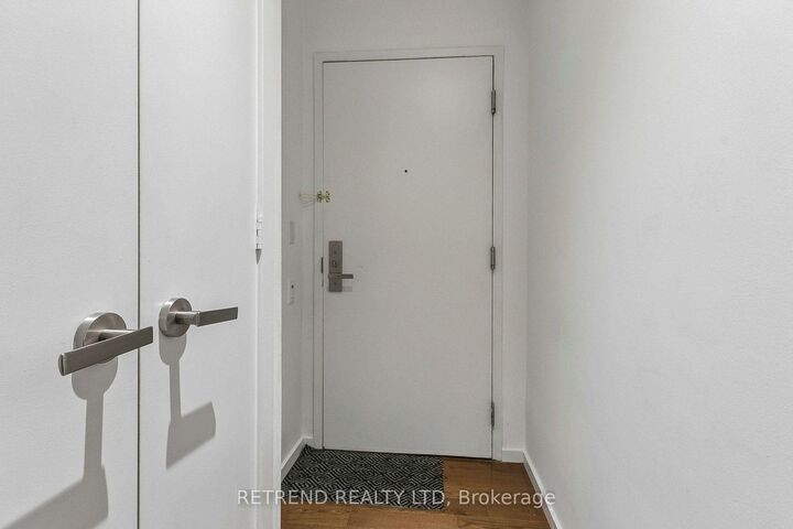 Property Photo:  5 St. Joseph Street 203  ON M4Y 1J6 