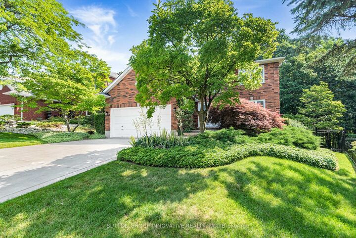 Property Photo:  59 Renata Court  ON L9H 6X2 