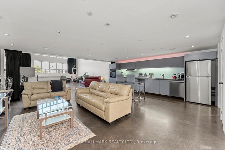 Property Photo:  1173 Dundas Street E 226  ON M4M 3P1 