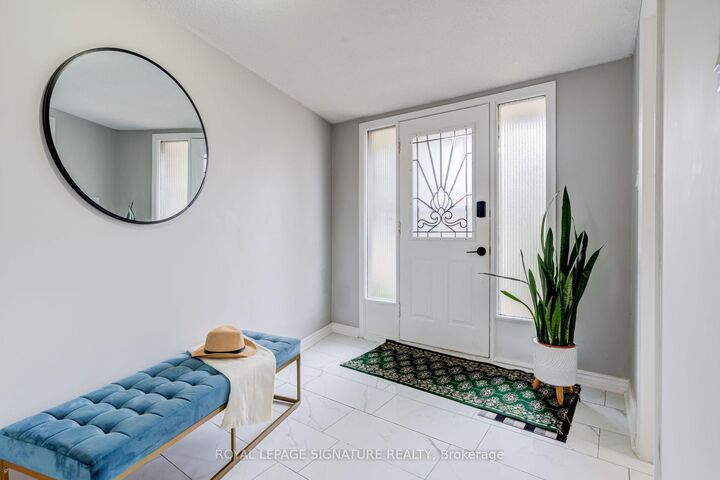 Property Photo:  7251 Copenhagen Road 16  ON L5N 2H6 