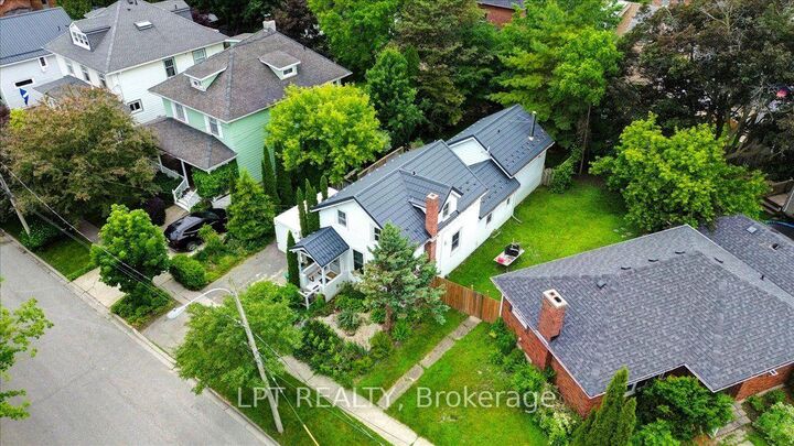 Property Photo:  60 Bloomsgrove Avenue  ON L1A 1X4 