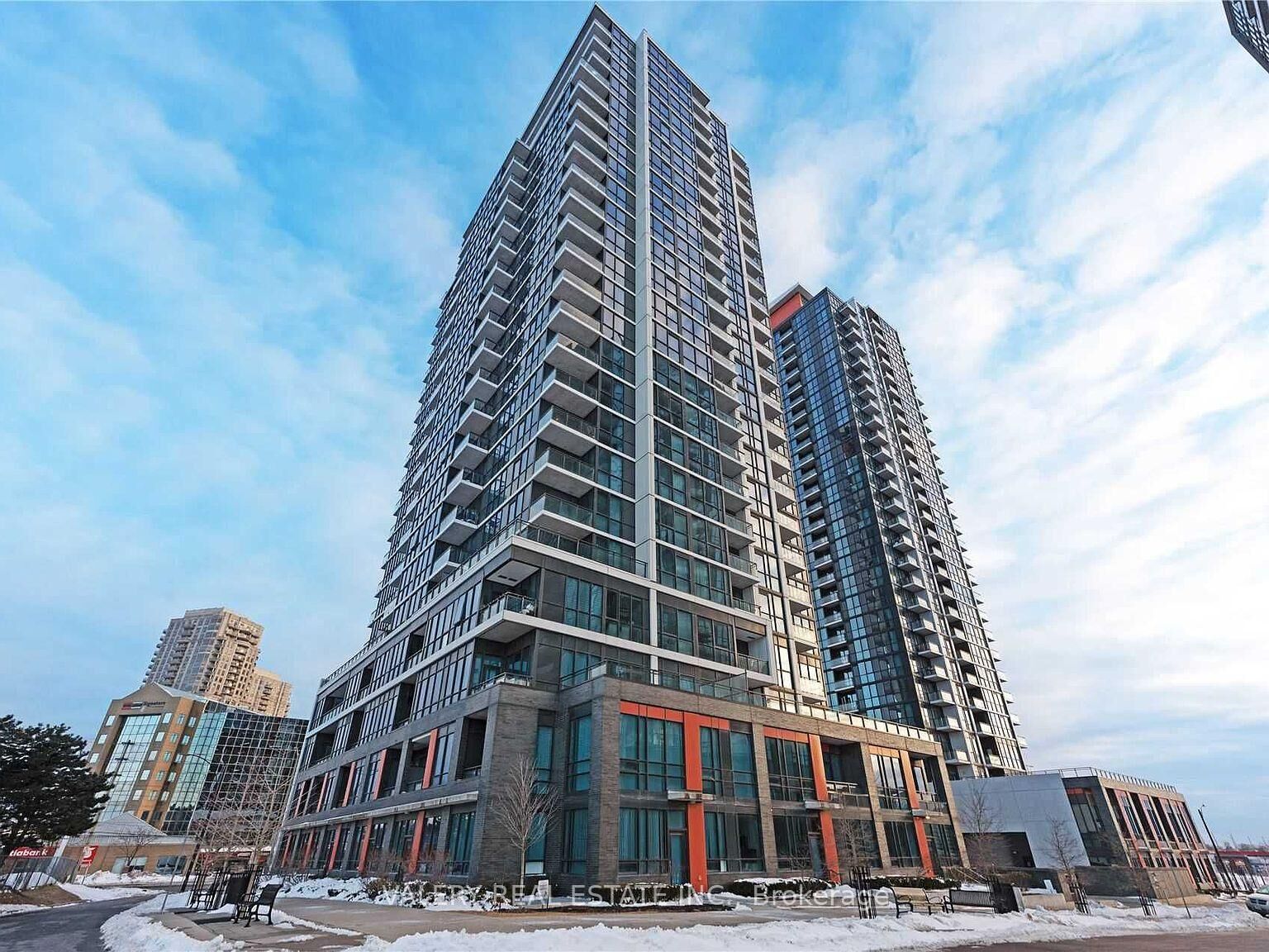 Property Photo:  55 Eglinton Avenue W 1209  ON L5R 0E4 