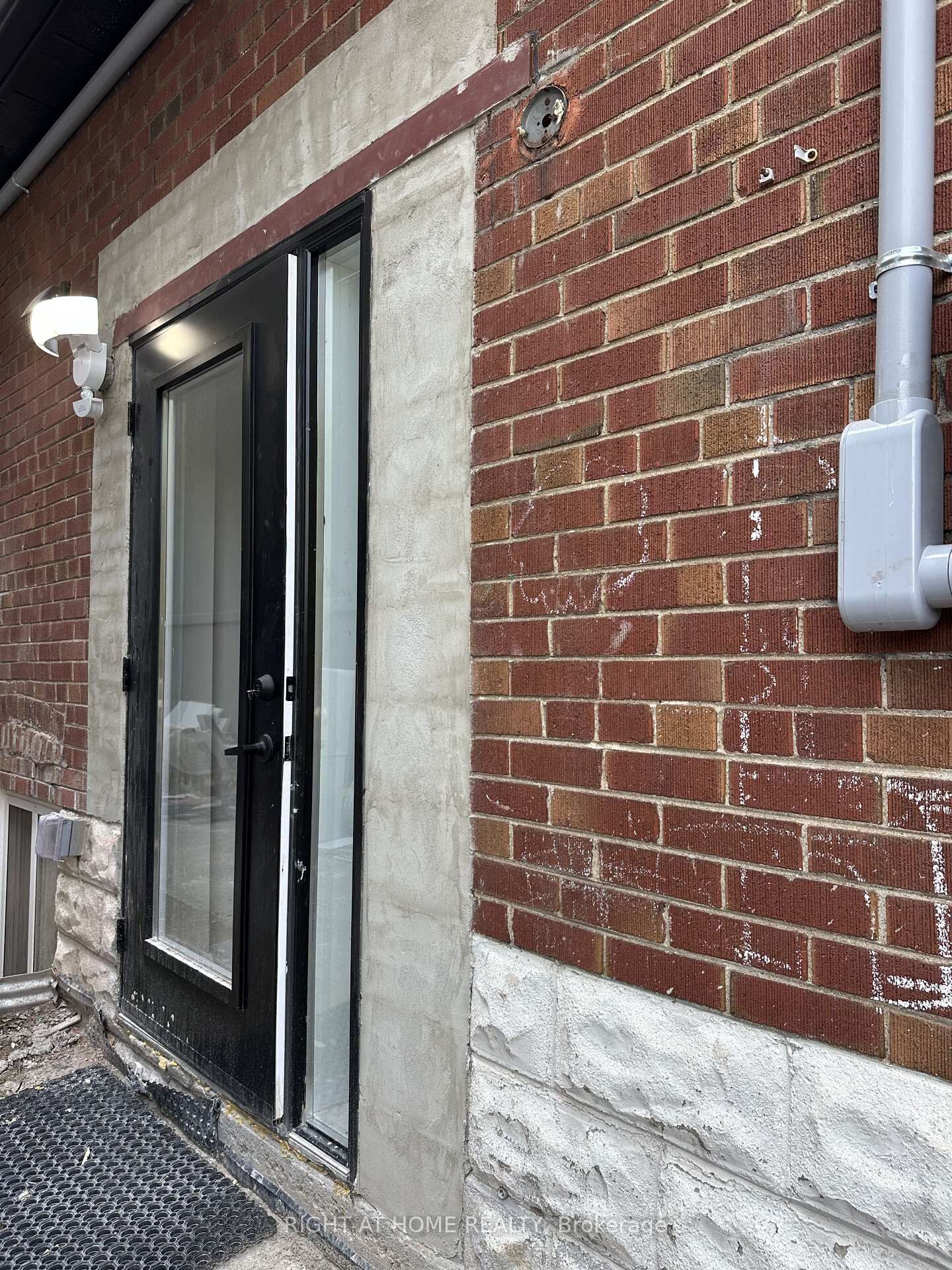 Property Photo: 16 Glenside Avenue ON M4L 2T5