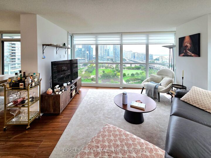 Property Photo:  85 Queens Wharf Road 1901  ON M5V 0J9 
