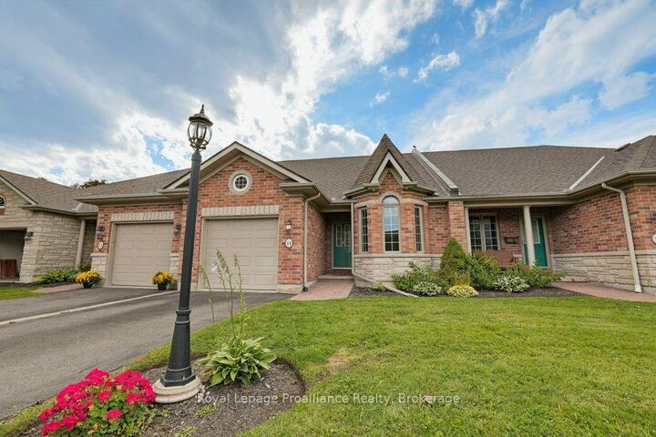 Property Photo:  25 Heartwood Drive 14  ON K8P 5M2 