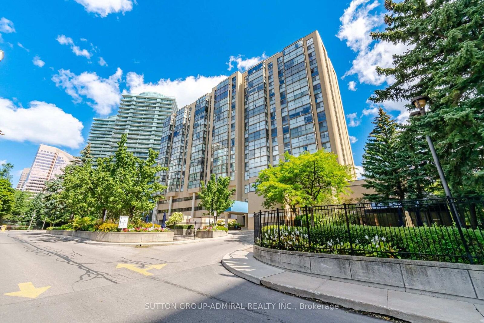 Property Photo:  5460 Yonge Street 501  ON M2N 6K7 