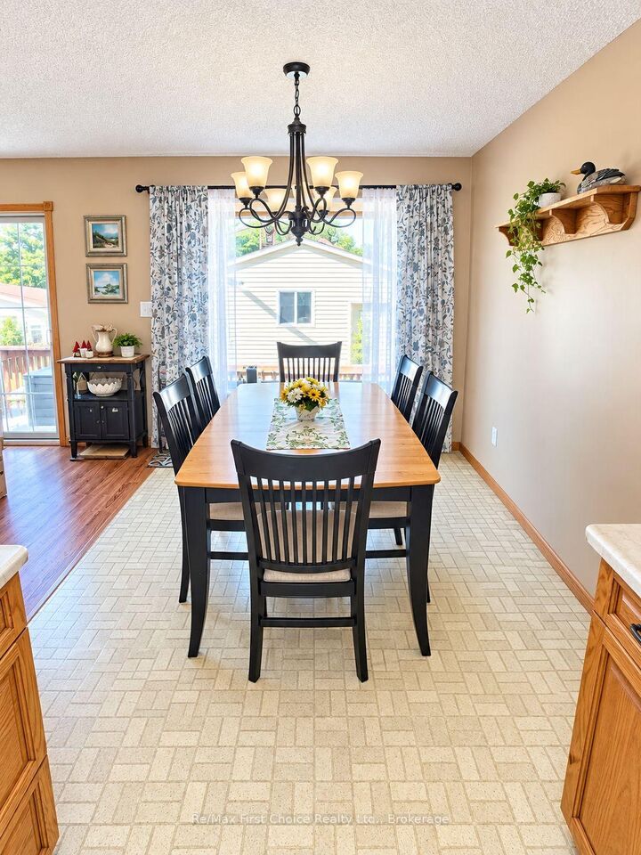 Property Photo:  248 Third St Street E  ON P9A 1P8 