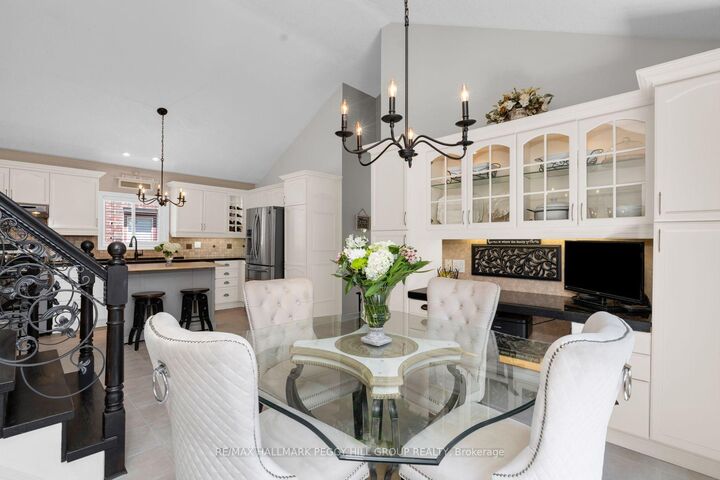 Property Photo:  52 Summerset Drive  ON L4N 9L7 
