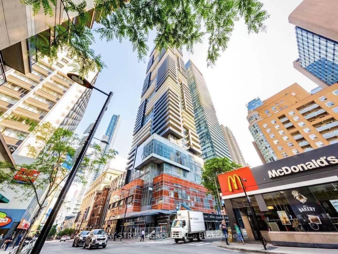 Property Photo:  7 Grenville Street 4502  ON M4Y 0E9 
