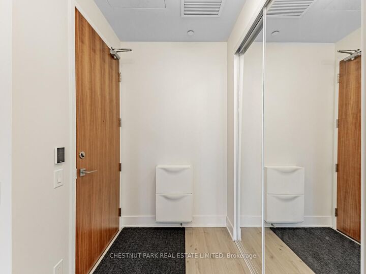 Property Photo:  111 St Clair Avenue 420  ON M4V 1N5 