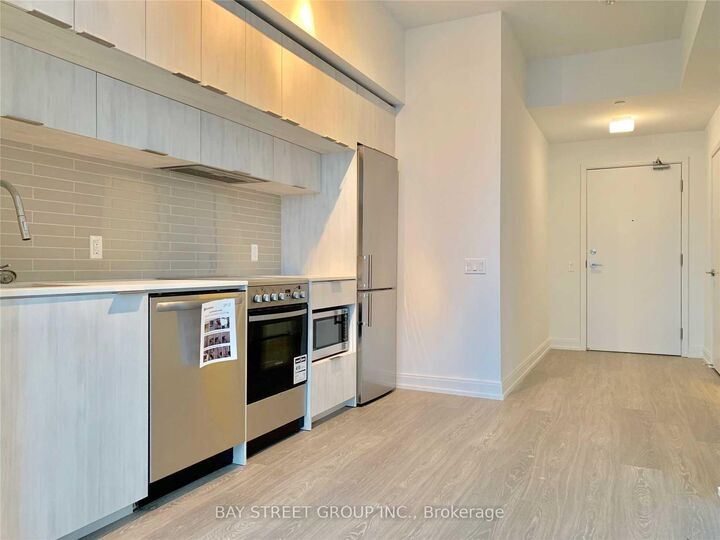Property Photo:  181 Dundas Street E 1907  ON M5A 0N5 
