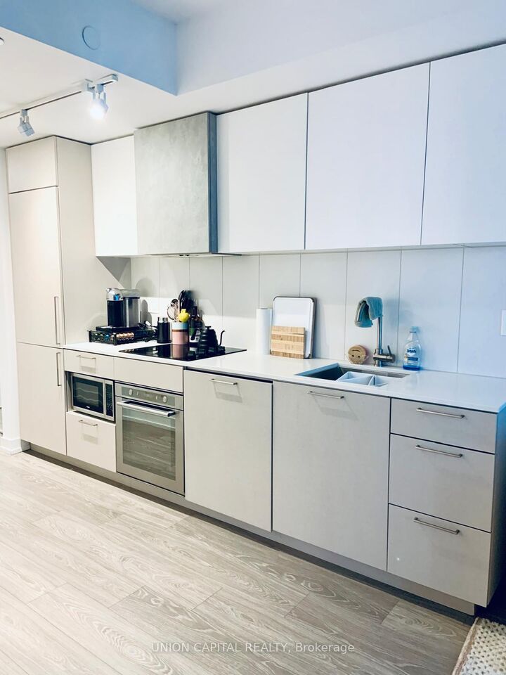 Property Photo:  19 Western Battery Road 905  ON M6K 3S4 