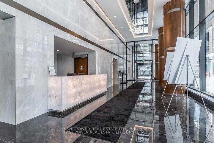 Property Photo:  19 Bathurst Street 2006  ON M5V 0N2 