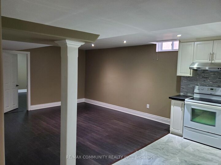 Property Photo:  27 Karen Miles Crescent Basement  ON L3S 1Z6 