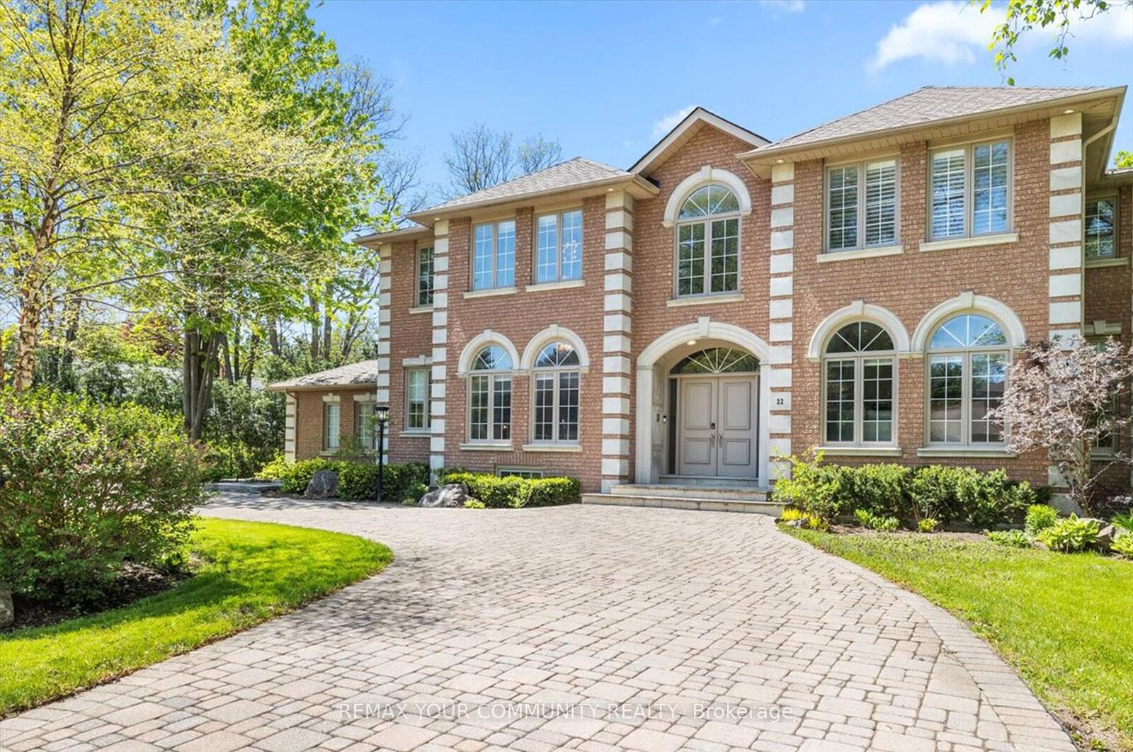 Property Photo:  22 Valloncliffe Road  ON L3T 2W8 