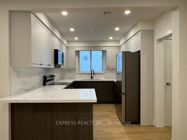 Property Photo:  1328 Avenue Road 2  ON M5N 2G9 