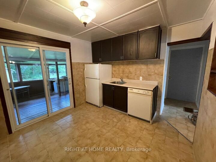 Property Photo:  265 Shorecrest Road Main Floor 1br Unit  ON L4P 1J3 