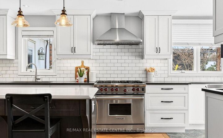 Property Photo: 582 Cedar Avenue ON L7T 2R2