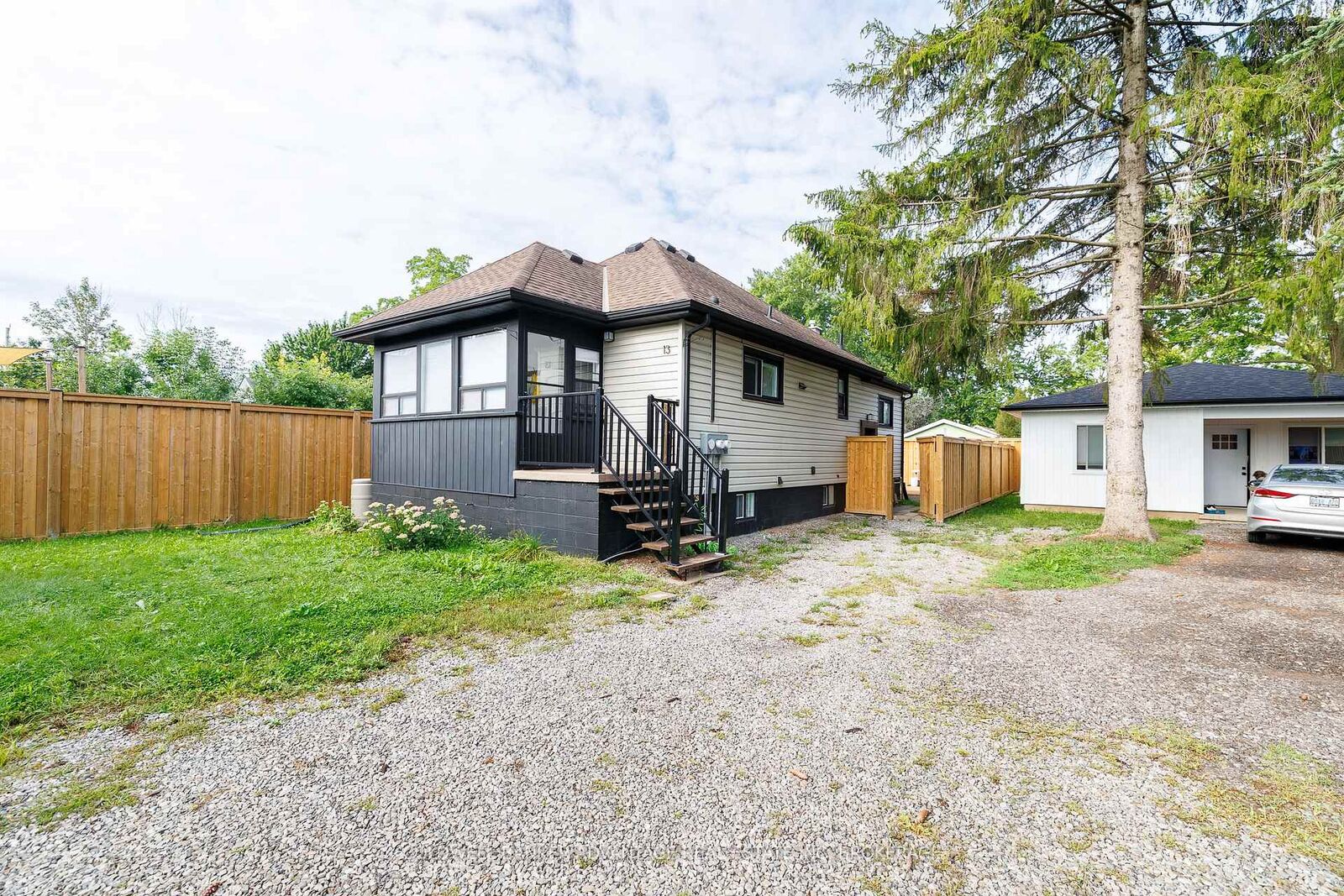 Property Photo: 13 Duncan Street W ON L3B 2C5
