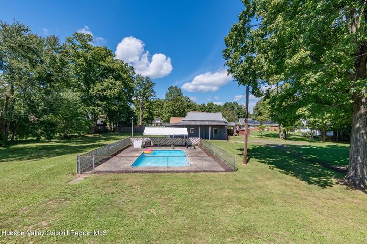 Property Photo:  105 Orchard  NY 12486 