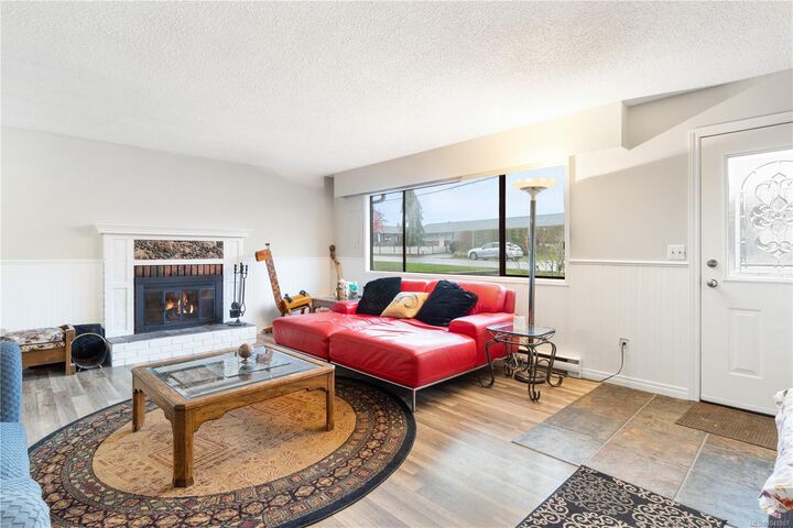Property Photo:  134 Finholm St S  BC V9P 1H8 