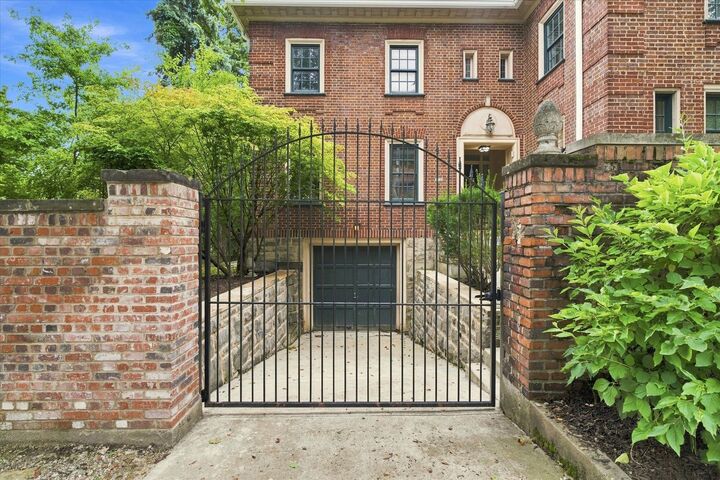 Property Photo: 4342 Centre Avenue PA 15213