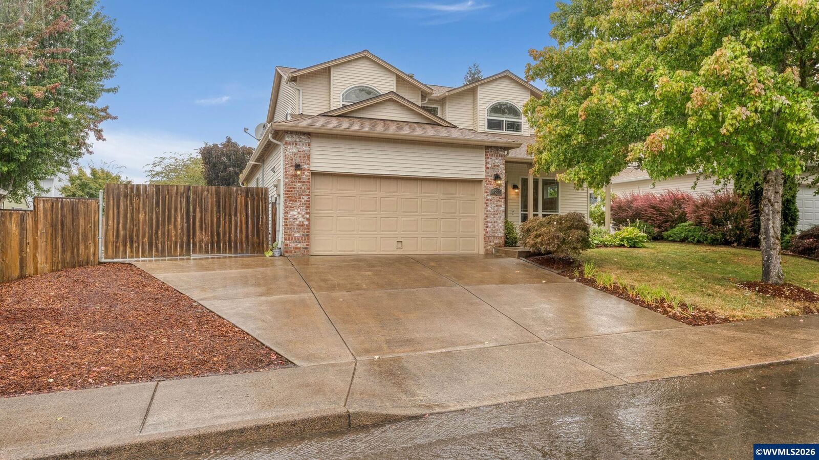Property Photo: 18283 Davis St OR 97055