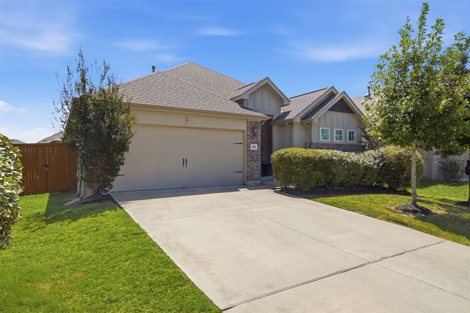 Property Photo: 309 Treasure Trove Path TX 78640