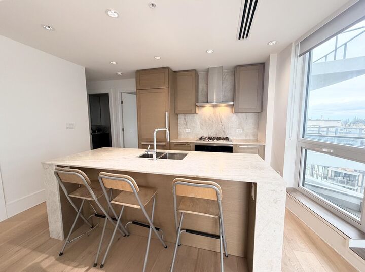 Property Photo:  1500 Martin Street 1105  BC V4B 0C2 