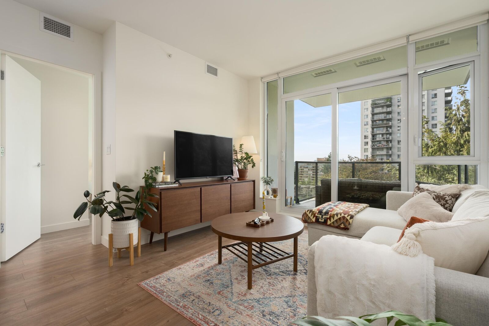 Property Photo:  585 Austin Avenue 608  BC V3K 0G6 