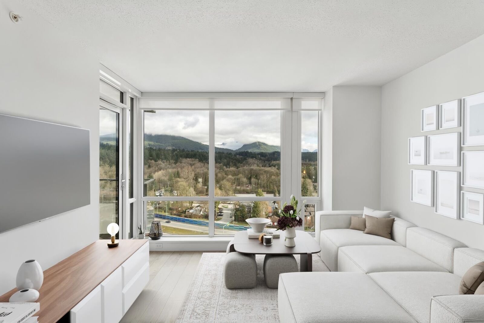 Property Photo: 1550 Fern Street 1909 BC V7J 0A9