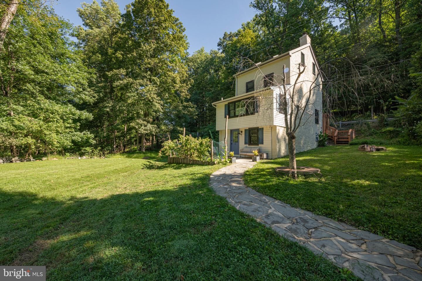 Property Photo:  2 Hartman Run  PA 19460 