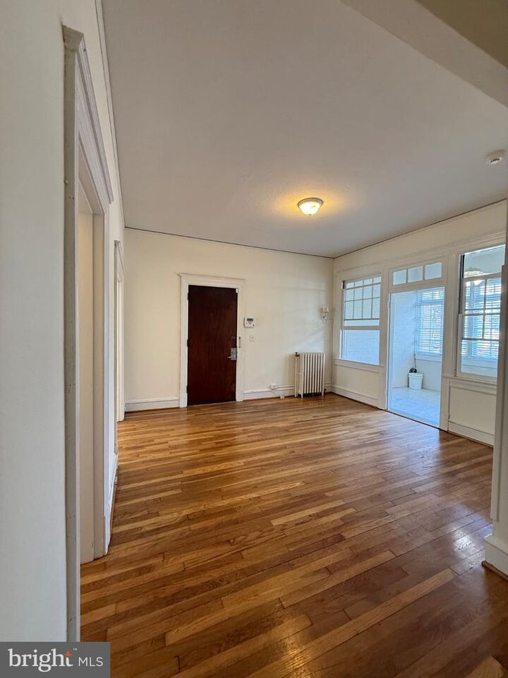 Property Photo:  702 Prince Edward Street 2  VA 22401 
