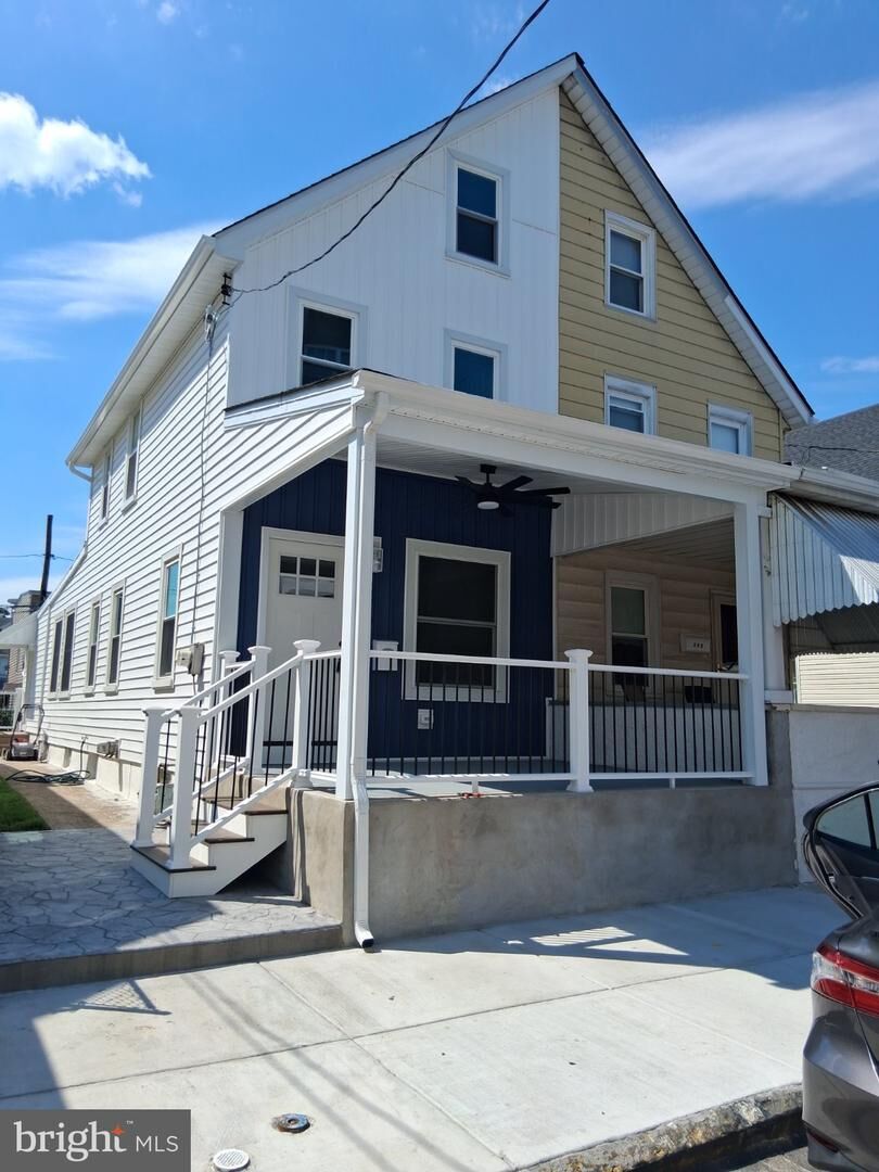 Property Photo:  426 Logan Street  PA 19007 