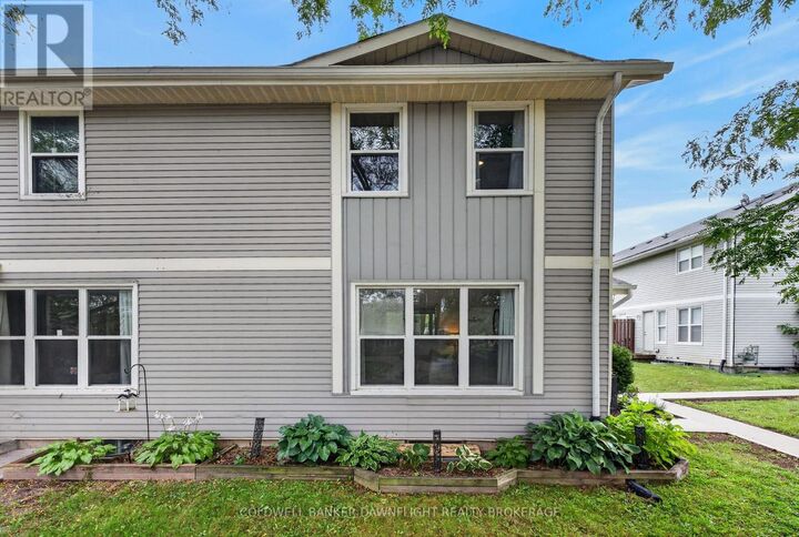 Property Photo: 46 St Charles Place 46 ON N0M 1L0