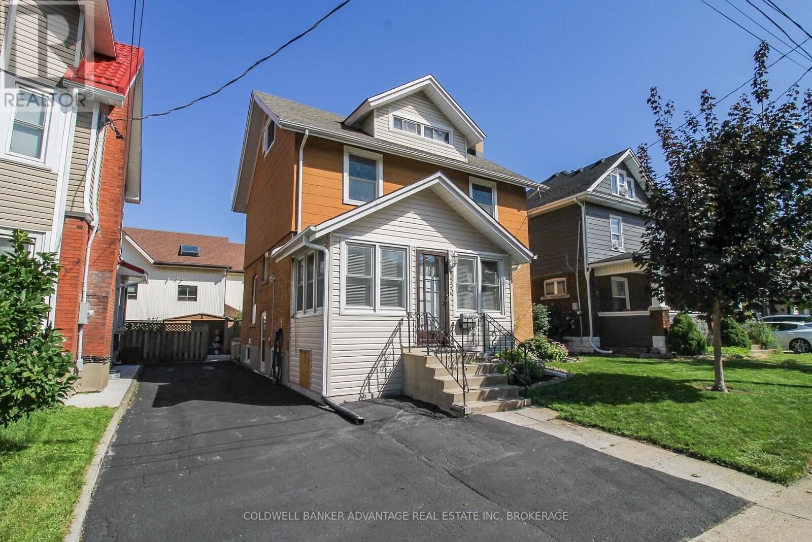 Property Photo: 4859 Willmott Street ON L2E 1Z5