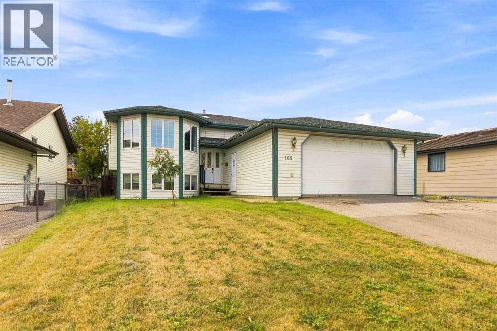 Property Photo:  169 McConachie Crescent  AB T9K 1K8 