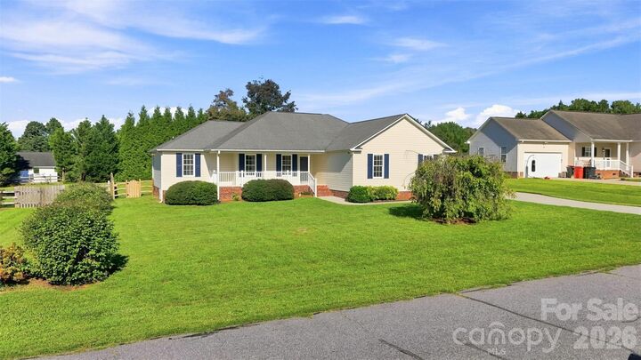 Property Photo:  3707 Fieldhaven Court  NC 28650 