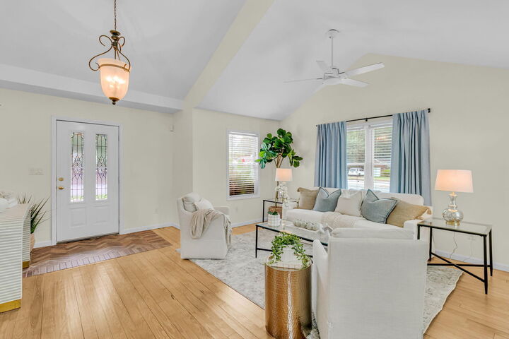 Property Photo: 4950 N Rhett Avenue SC 29405