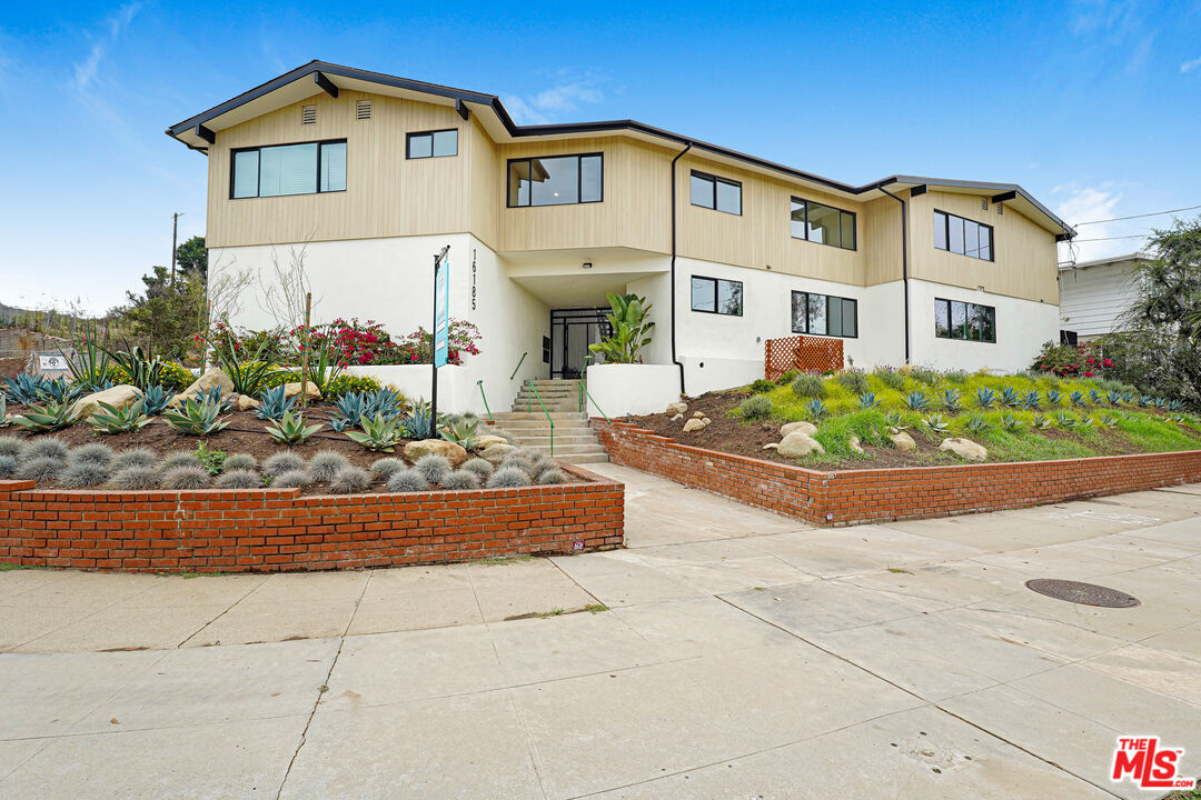 Property Photo: 16185 W Sunset Blvd, Unit 5 CA 90272