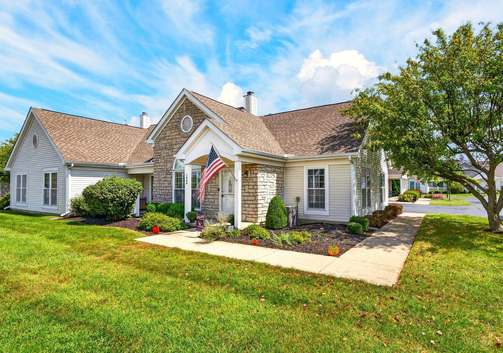 Property Photo: 1243 Dunhurst Street OH 43113