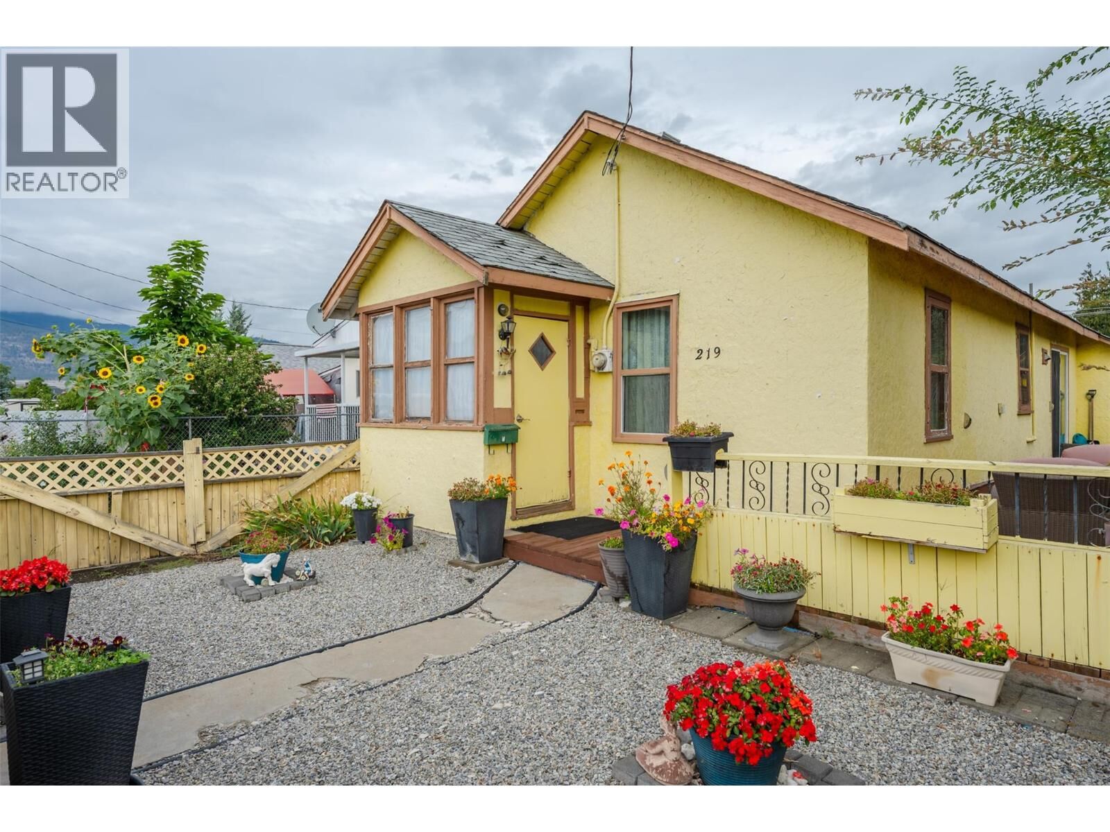 Property Photo:  219 Hastings Avenue  BC V2A 2V5 