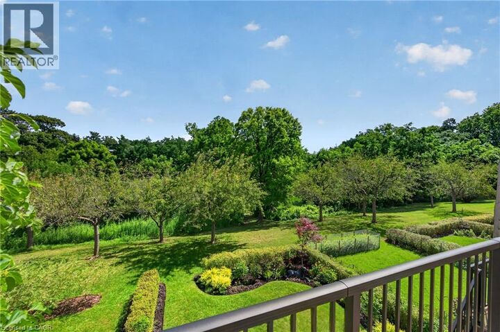 Property Photo:  112 Fairwood Place West  ON L7T 4B6 
