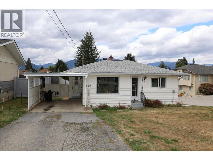 Property Photo:  519 20th Avenue South  BC V0B 1G5 