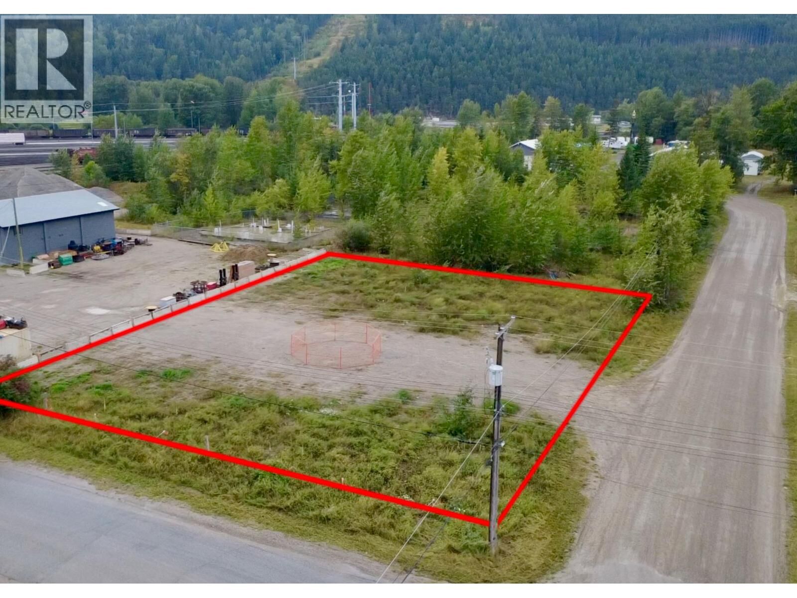 Property Photo:  716 14th Street South  BC V0A 1H0 