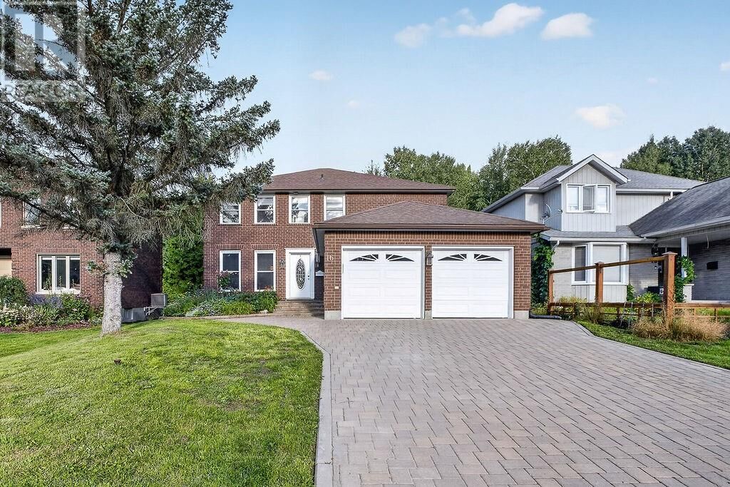 Property Photo: 16 Aspenwood Court ON P3E 5V9